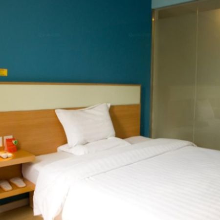 7 Days Inn Guangzhou Jiangnanxi Metro Branch Exterior photo